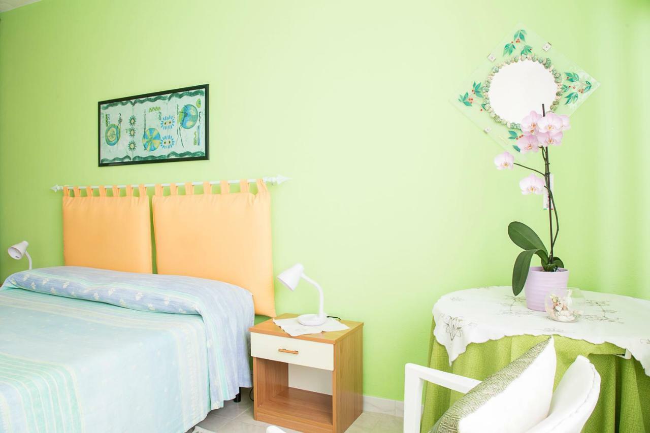 B&B Margherita Calasetta Kültér fotó